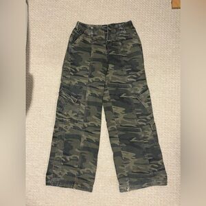 BDG camo pants. Size M